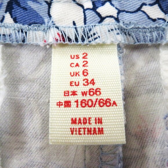 Khakis by GAP 3" Blue Floral Shorts Size 2 - Picture 5 of 5